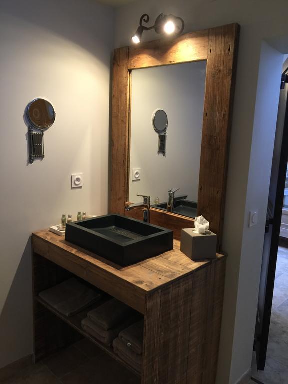 La Rivayne Acomodação com café da manhã Lourmarin Exterior foto